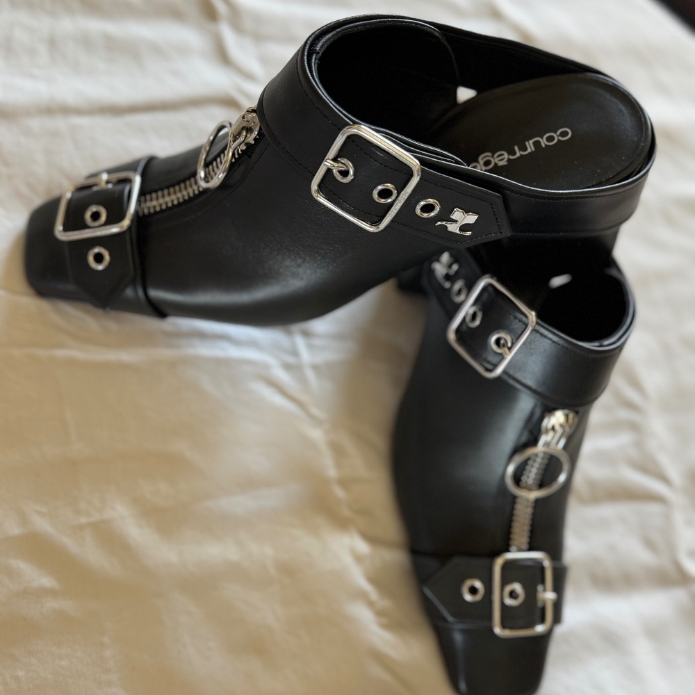 Courreges Black Mules